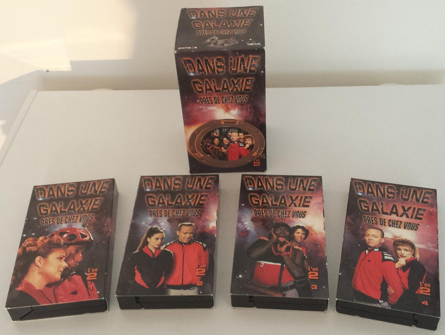 Dans Une Galaxie Pres...2 [VHS Tape]